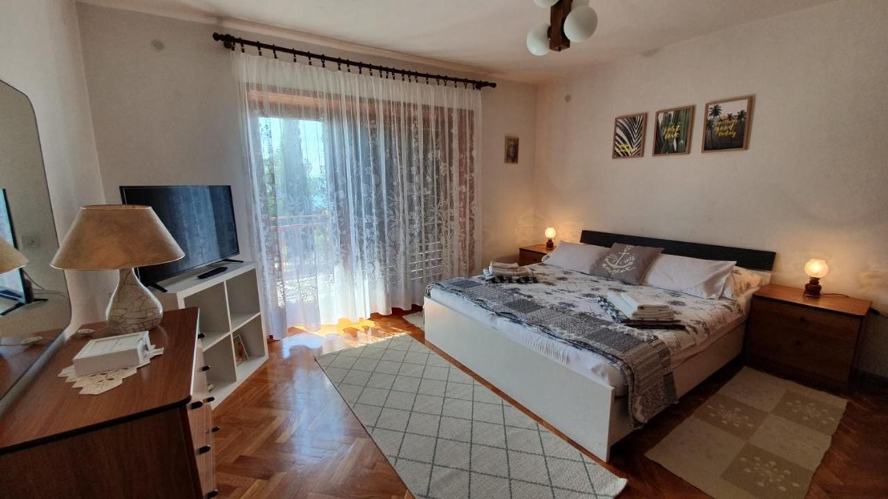 Apartmani Sofia Njivice Eksteriør billede