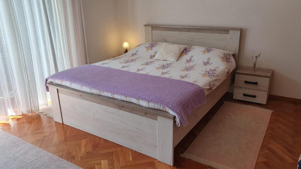 Apartmani Sofia Njivice Eksteriør billede