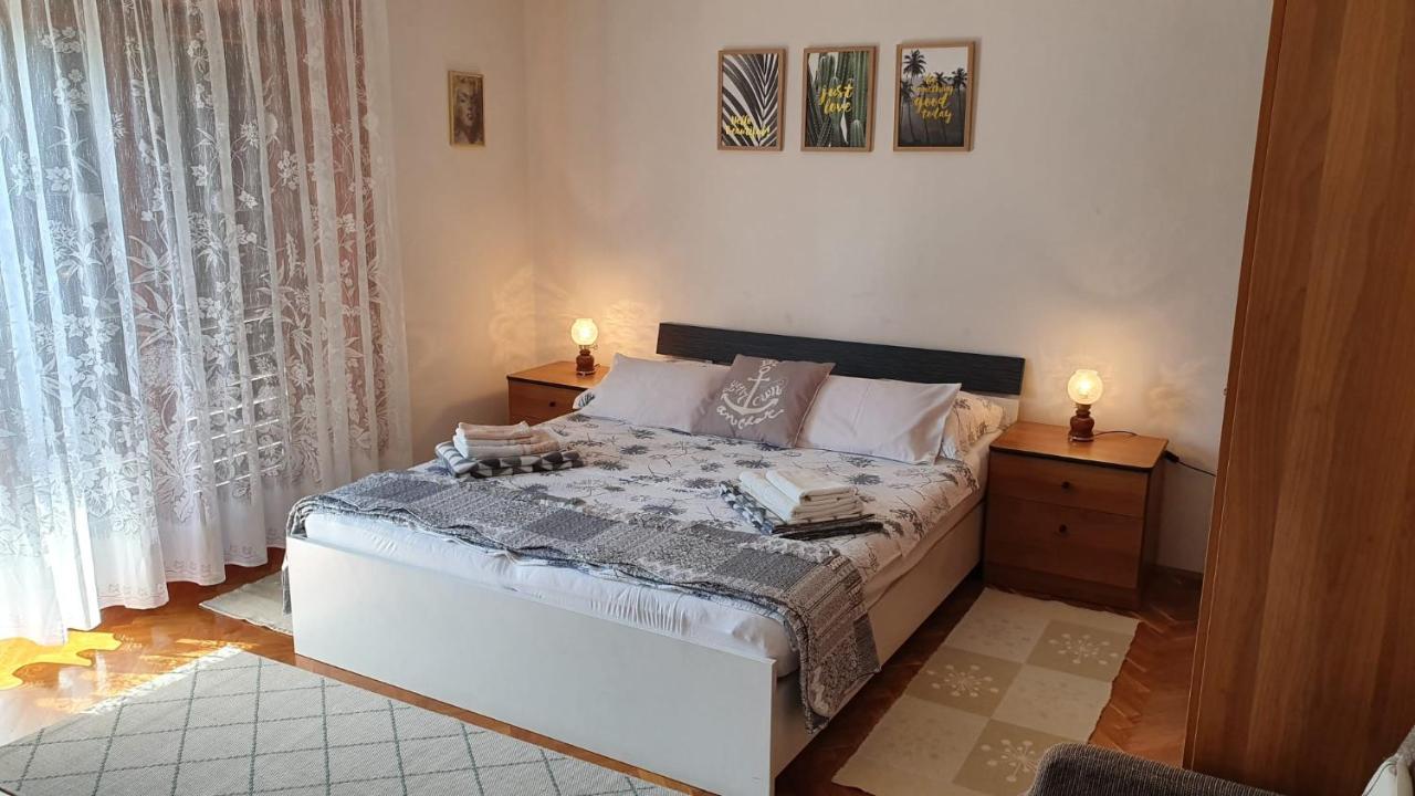 Apartmani Sofia Njivice Eksteriør billede