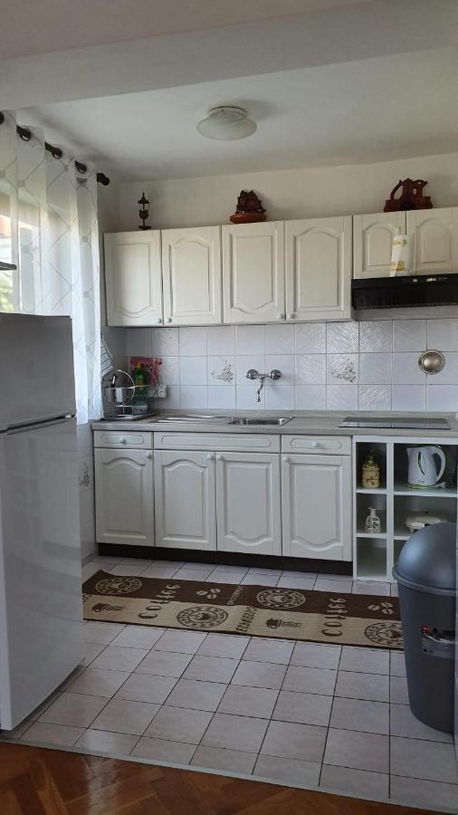 Apartmani Sofia Njivice Eksteriør billede