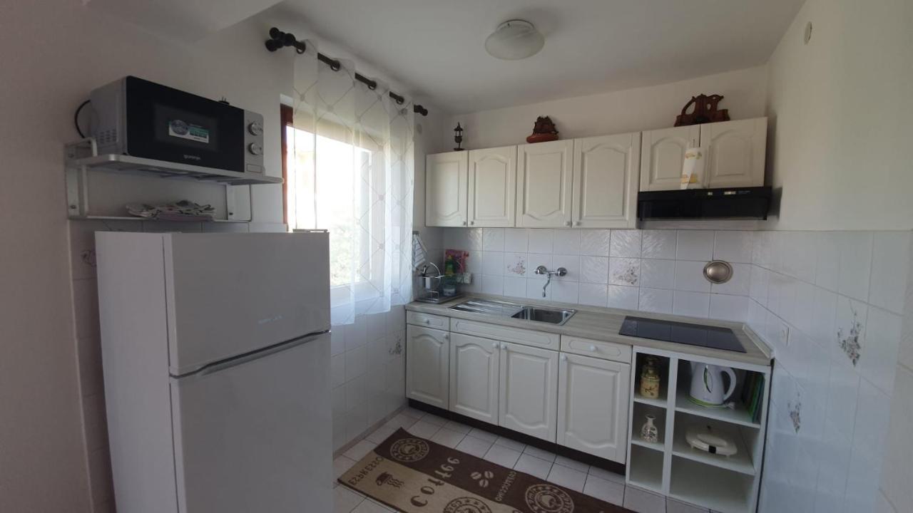 Apartmani Sofia Njivice Eksteriør billede