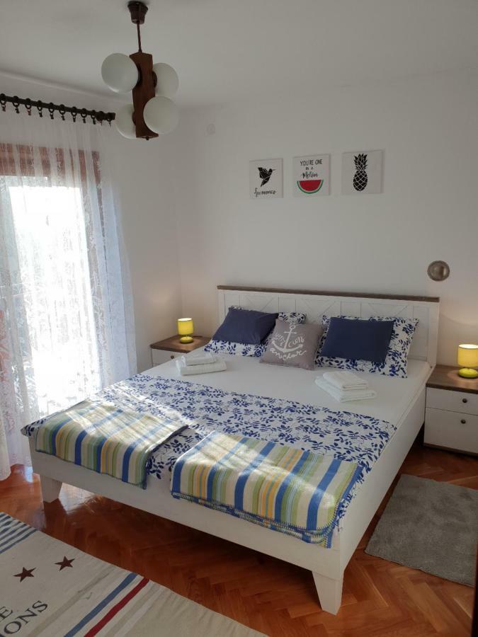 Apartmani Sofia Njivice Eksteriør billede